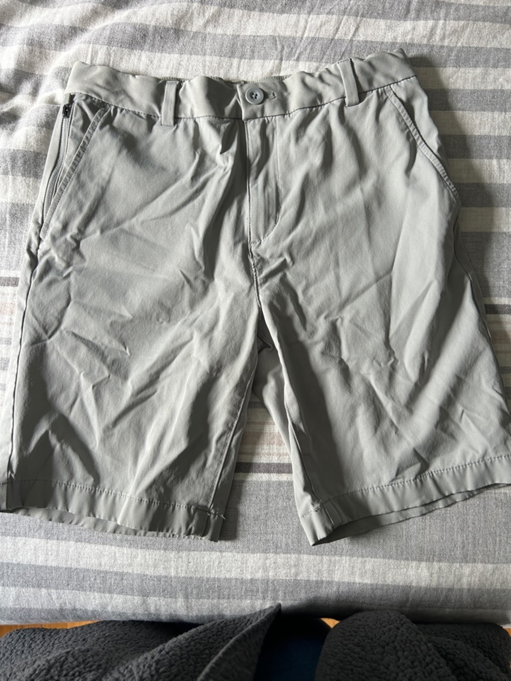Vineyard Vines boys  Light Gray performance Athletic Shorts